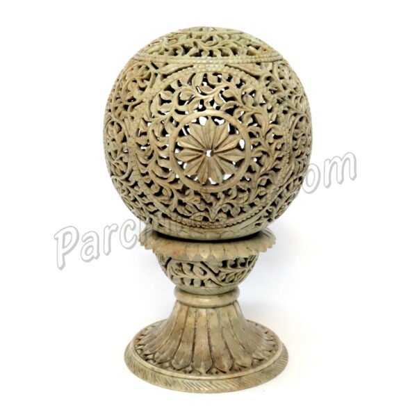 Handcrafted Night Lamp in Green Marble with Lattice Art